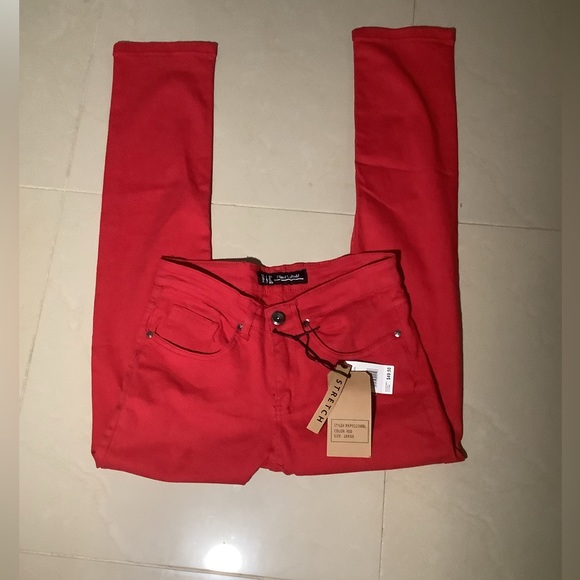 Red pants - Picture 3 of 4